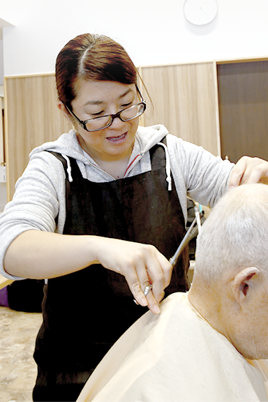 訪問理容・美容「さんぱつやsun」中本まみ